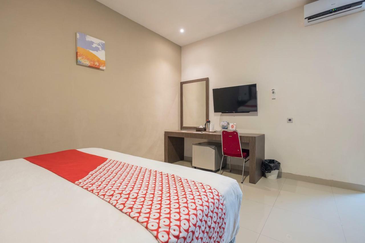 Oyo 1679 Century Hotel 2*