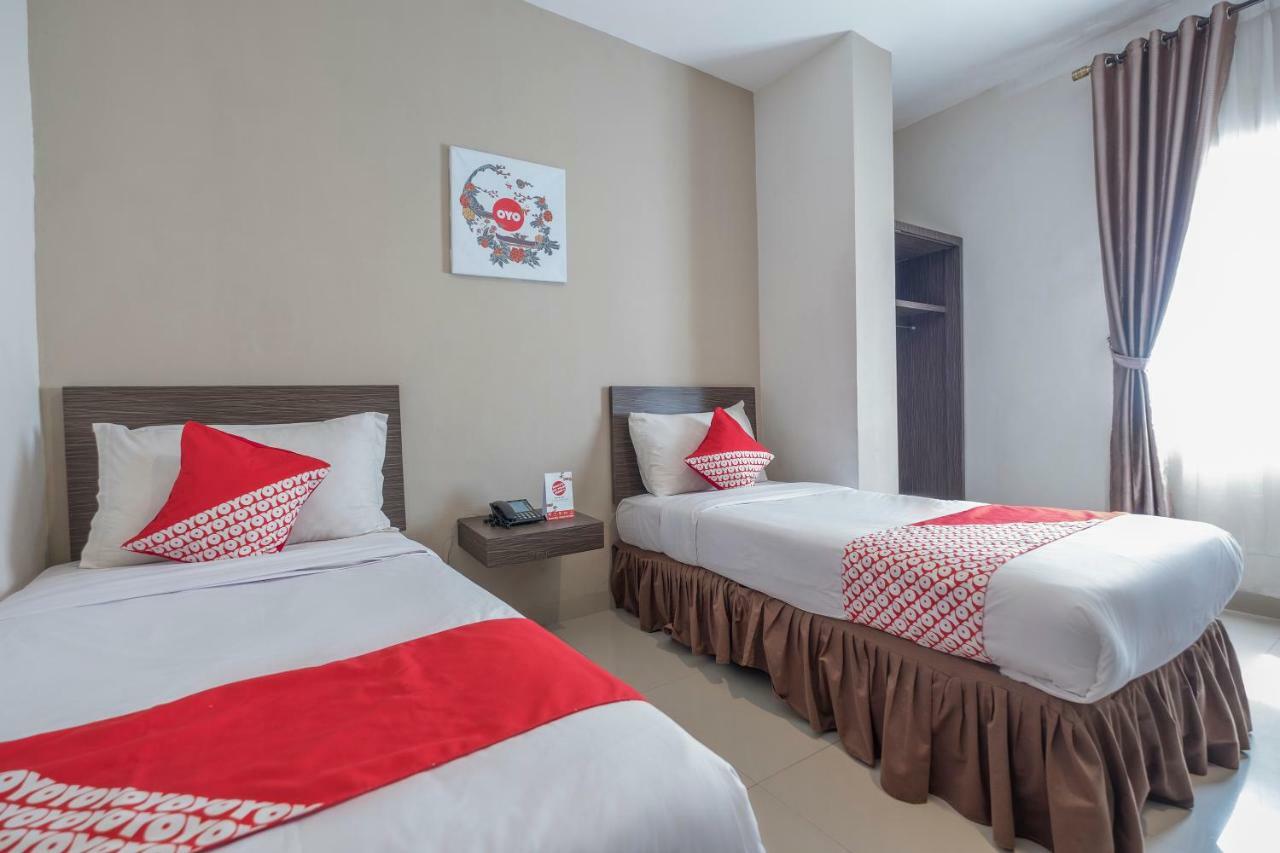 Hotel Oyo 1679 Century Makassar