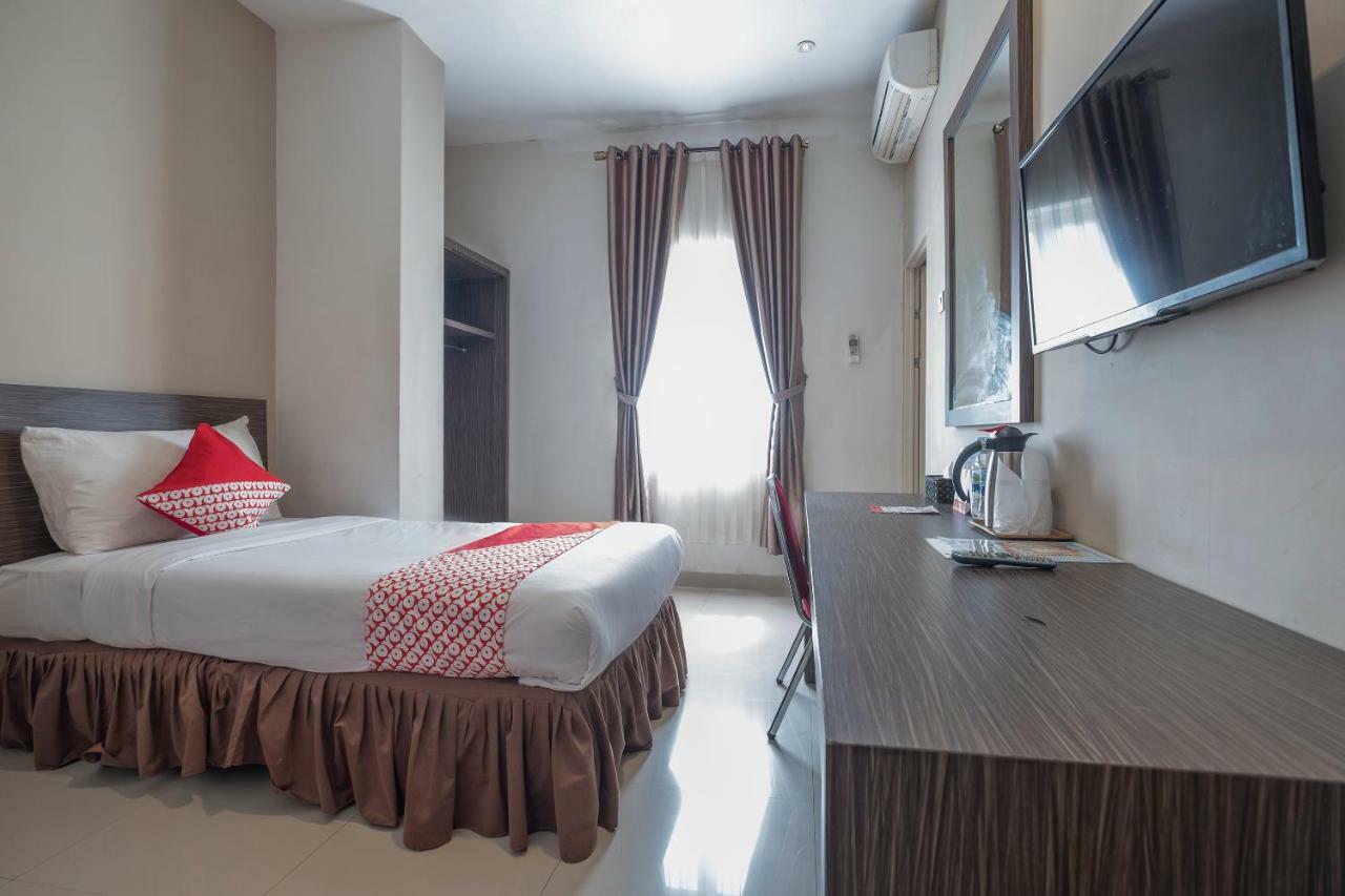 Oyo 1679 Century Hotel 2*