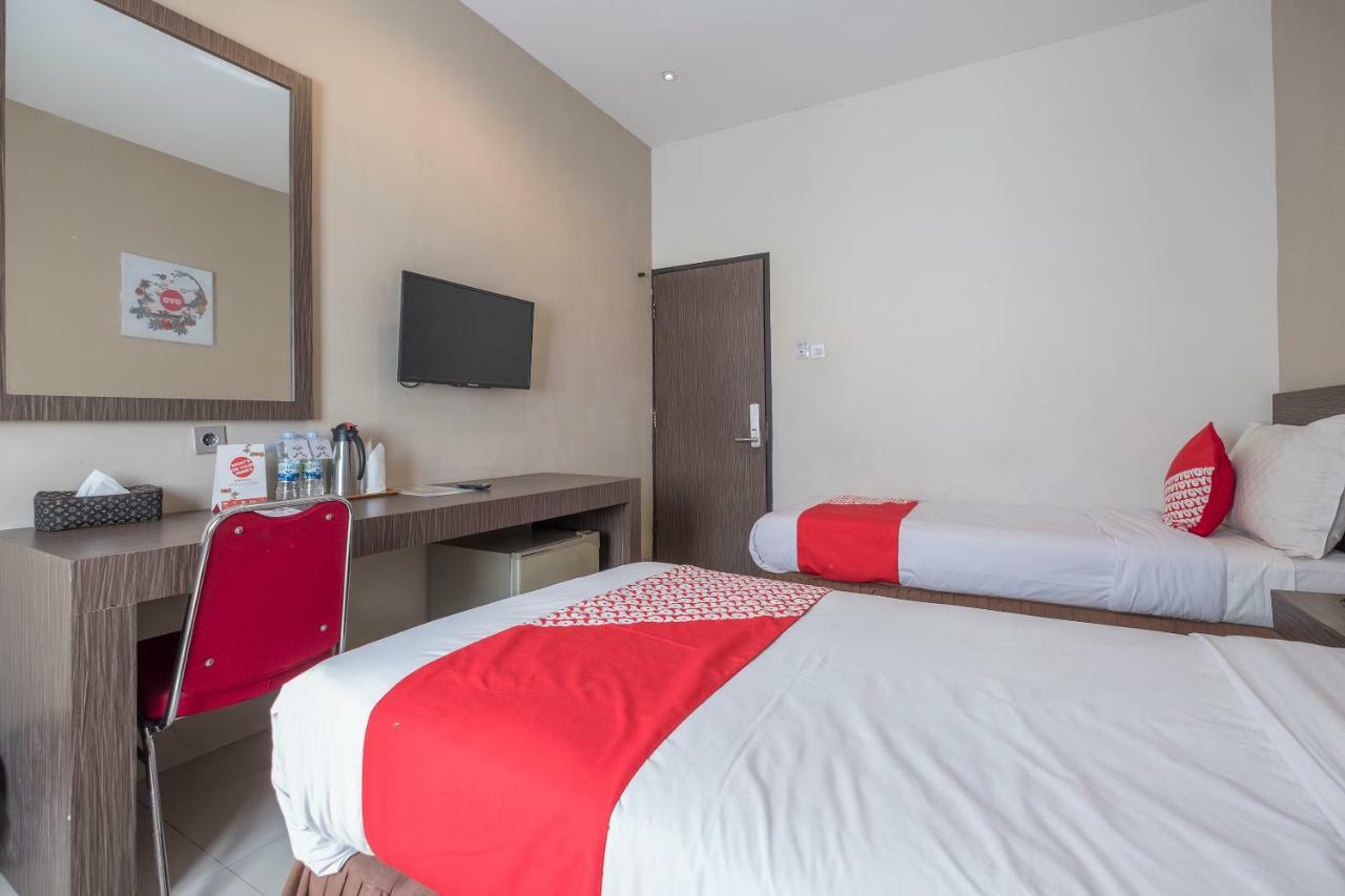 Oyo 1679 Century Hotel Makassar