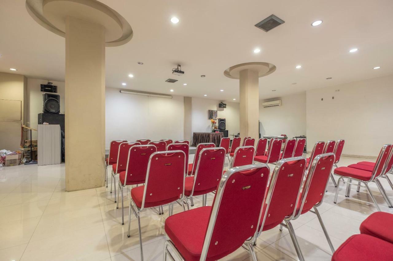 Oyo 1679 Century 2* Makassar